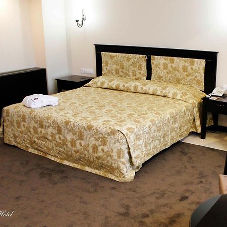Grand Mir Hotel Tashkent Esterno foto