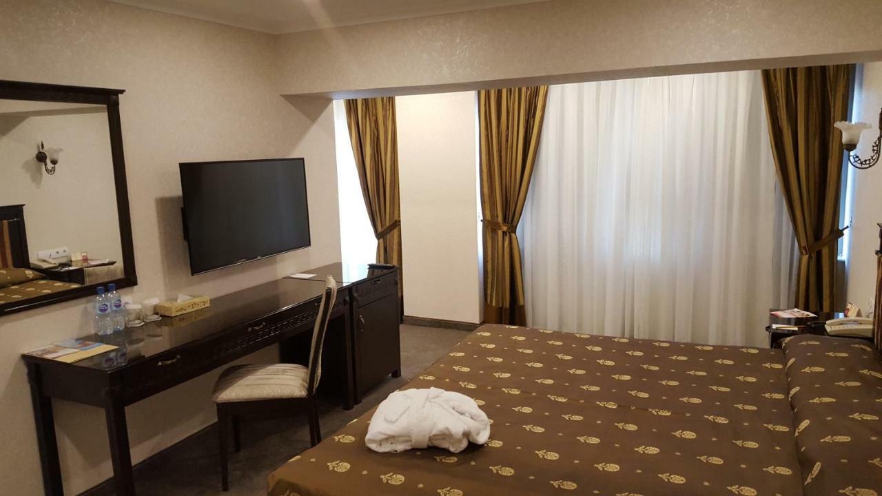 Grand Mir Hotel Tashkent Esterno foto