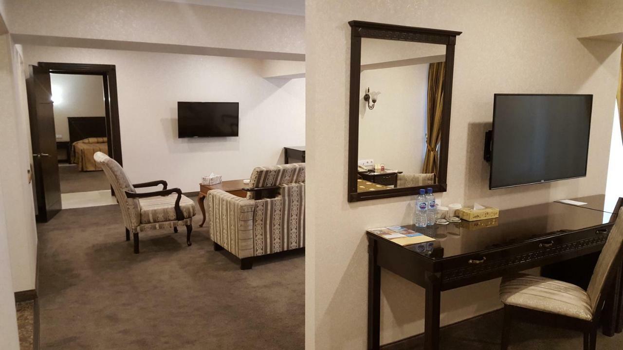 Grand Mir Hotel Tashkent Esterno foto