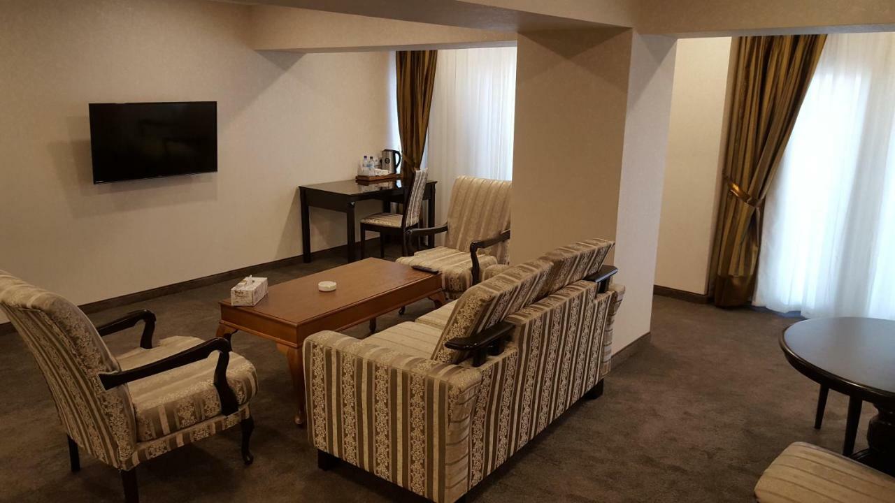 Grand Mir Hotel Tashkent Esterno foto