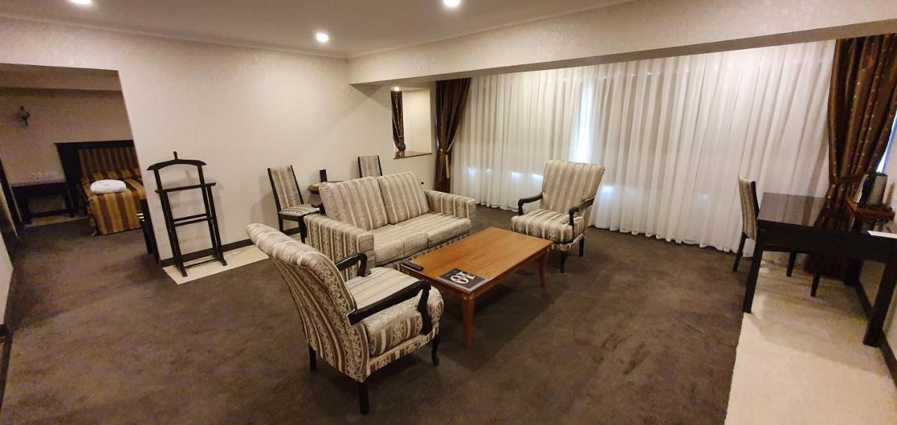 Grand Mir Hotel Tashkent Esterno foto