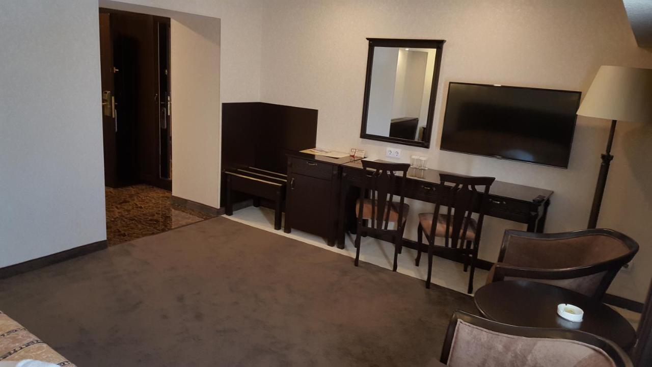 Grand Mir Hotel Tashkent Esterno foto